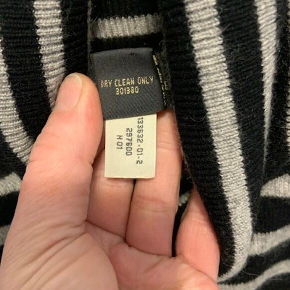 Banana Republic Cashmere Sleeveless Sweater Tank Turtleneck Black Gray women's M - Picture 5 of 7